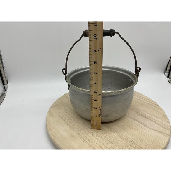 Vintage Aluminum Campfire Pot Kettle Bail Handle Rustic Primitive Cookware - Picture 4 of 9